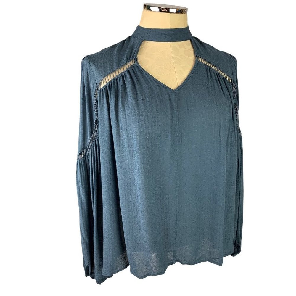 Medium Melrose &‎ Market Blue Pullover Blouse Flowy Keyhole Neckline Boho Style